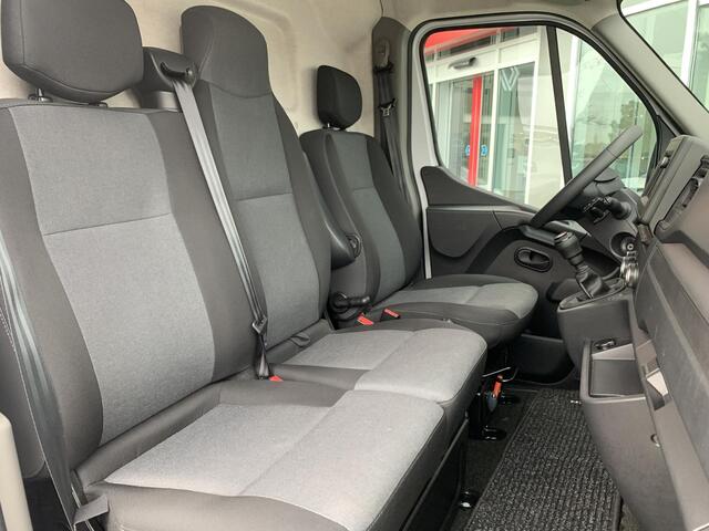 Renault MASTER 2.3 dCi 135 T35 L2H2 Work Edition CAMERA | PARKEERSENSOREN | DODEHOEK ASSIST. | ALL SEASON BANDEN | TREKHAAK