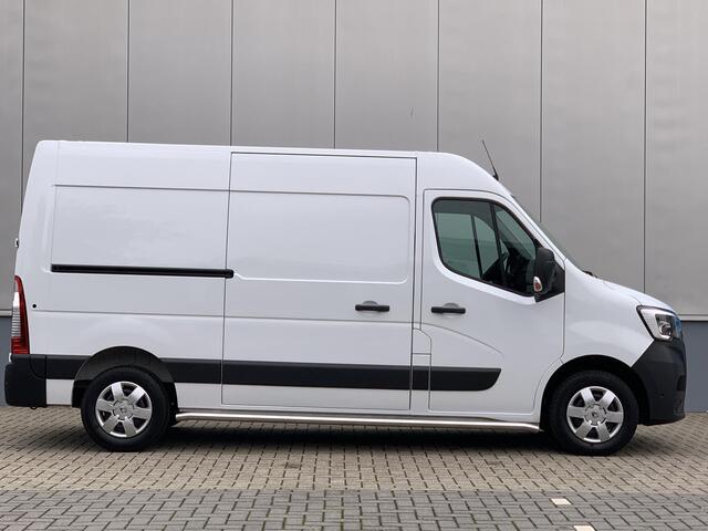 Renault MASTER 2.3 dCi 135 T35 L2H2 Work Edition CAMERA | PARKEERSENSOREN | DODEHOEK ASSIST. | ALL SEASON BANDEN | TREKHAAK