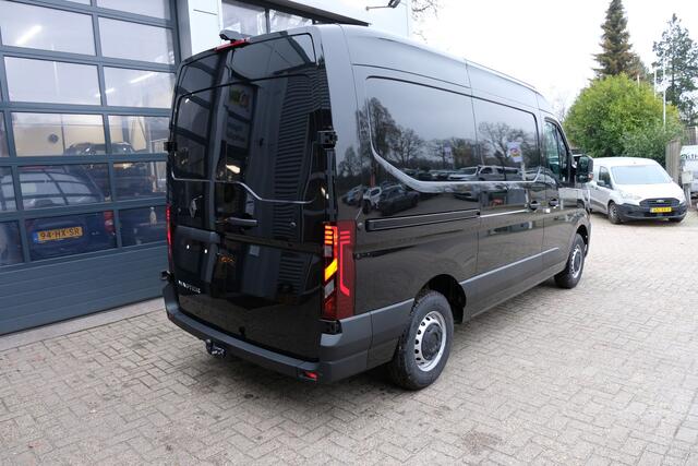 Renault MASTER T35 2.0 dCi 130 L2H2 Advance / LAADRUIMTE BETIMMERD / TREKHAAK / NIEUW /