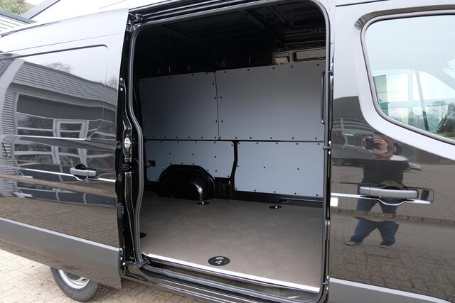 Renault MASTER T35 2.0 dCi 130 L2H2 Advance / LAADRUIMTE BETIMMERD / TREKHAAK / NIEUW /