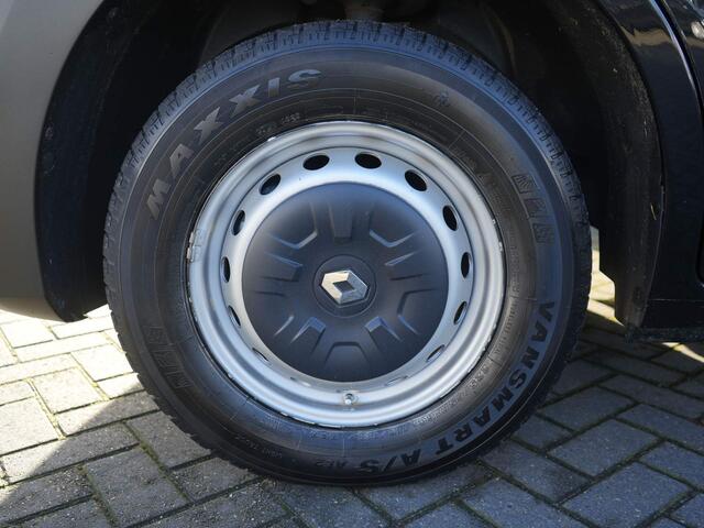 Renault MASTER T33 2.3 dCi 135 L2H2 - Parkeersensoren voor + achter - Bluetooth