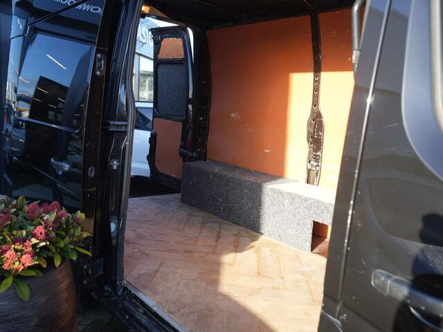 Renault MASTER T33 2.3 dCi 135 L2H2 - Parkeersensoren voor + achter - Bluetooth