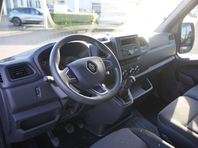 Renault MASTER T33 2.3 dCi 135 L2H2 - Parkeersensoren voor + achter - Bluetooth