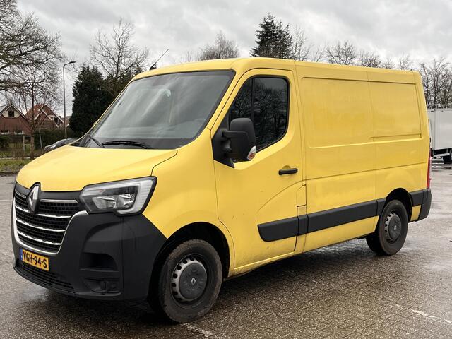 Renault MASTER T28 2.3 dCi 135 L1H1 Airco Cruise controle Trekhaak 2500kg trekgewicht Achteruitrijcamera Schuifdeur 3-Persoons Euro 6 Navigatiesysteem Telefoonverbinding 1e eigenaar