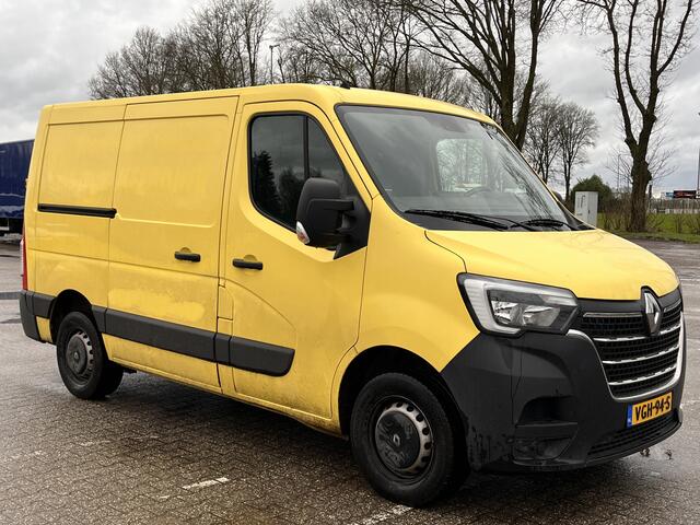 Renault MASTER T28 2.3 dCi 135 L1H1 Airco Cruise controle Trekhaak 2500kg trekgewicht Achteruitrijcamera Schuifdeur 3-Persoons Euro 6 Navigatiesysteem Telefoonverbinding 1e eigenaar