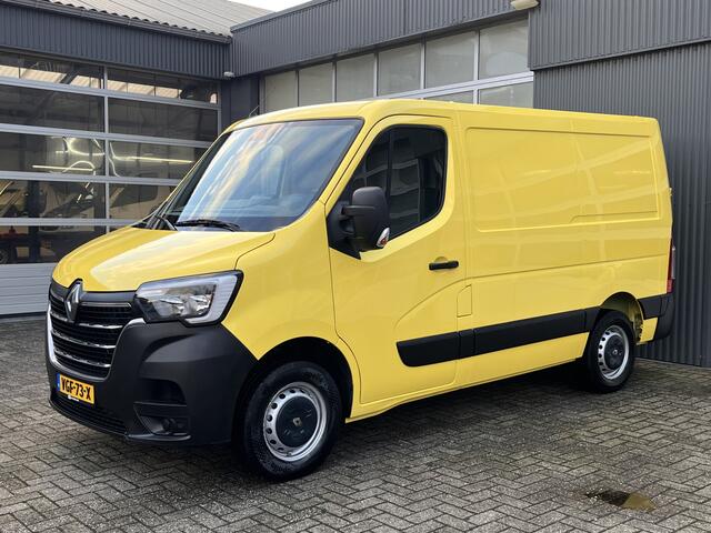 Renault MASTER T28 2.3 dCi 135 L1H1 Airco Cruise controle Trekhaak 2500kg trekgewicht Achteruitrijcamera Schuifdeur 3-Persoons Euro 6 Navigatiesysteem Telefoonverbinding 1e eigenaar