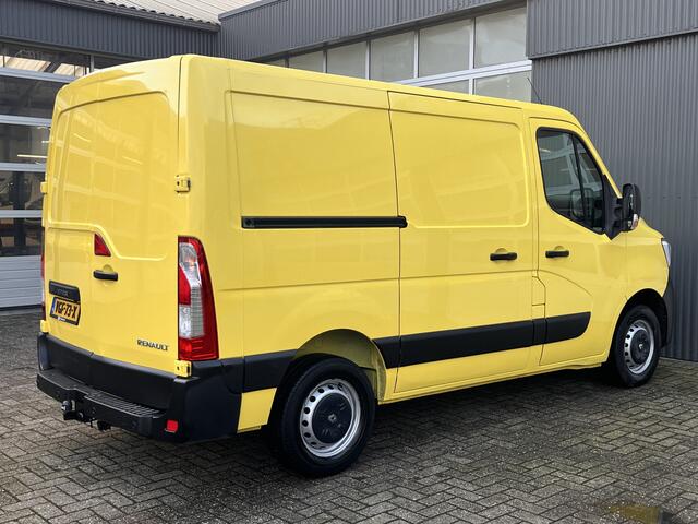 Renault MASTER T28 2.3 dCi 135 L1H1 Airco Cruise controle Trekhaak 2500kg trekgewicht Achteruitrijcamera Schuifdeur 3-Persoons Euro 6 Navigatiesysteem Telefoonverbinding 1e eigenaar