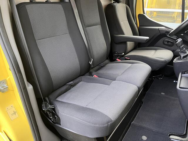 Renault MASTER T28 2.3 dCi 135 L1H1 Airco Cruise controle Trekhaak 2500kg trekgewicht Achteruitrijcamera Schuifdeur 3-Persoons Euro 6 Navigatiesysteem Telefoonverbinding 1e eigenaar