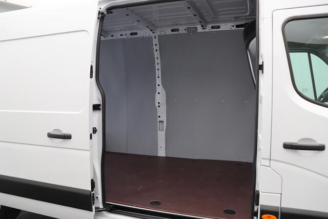 Renault MASTER T35 2.3 dCi 135pk L3H2 Work Edition | Laadruimtebetimmering | Trekhaak | Vol opties! |