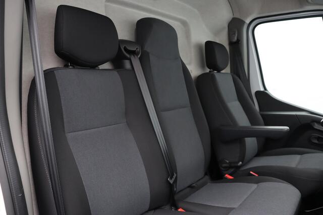 Renault MASTER T35 2.3 dCi 135pk L3H2 Work Edition | Laadruimtebetimmering | Trekhaak | Vol opties! |