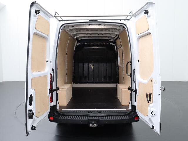 Renault MASTER 2.3DCi 180PK L2H2 Special | Navigatie | Camera | 3-Persoons | Betimmering