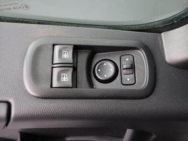 Renault MASTER 2.3DCi 180PK L2H2 Special | Navigatie | Camera | 3-Persoons | Betimmering