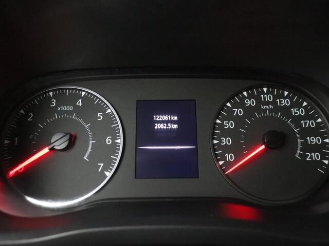 Renault MASTER 2.3DCi 180PK L2H2 Special | Navigatie | Camera | 3-Persoons | Betimmering