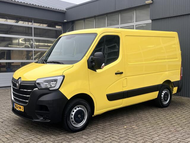Renault MASTER T28 2.3 dCi 135 L1H1 Airco Cruise controle Trekhaak 2500kg trekgewicht Achteruitrijcamera Schuifdeur 3-Persoons Euro 6 Navigatiesysteem Telefoonverbinding 1e eigenaar