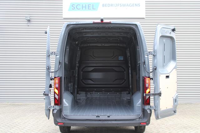 Renault MASTER T35 2.0 dCi 170pk L2H2 Extra - Navigatie - Camera - 270 gr deuren - Parkeersensoren - Draadloos laden - Rijklaar
