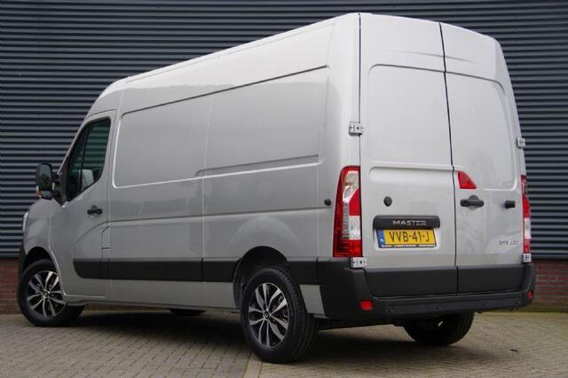 Renault MASTER T35 2.3 dCi 135PK L2H2 Work Edition CAMERA, NAVI, CRUISE, AIRCO, APPLE CARPLAY/ANDROID, PDC DUBBELE CABINE LEVERB.