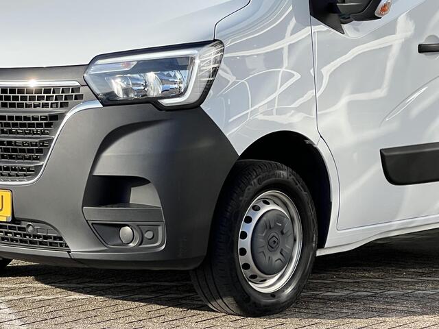 Renault MASTER T33 2.3 dCi 135 L2H2 Comfort | Trekhaak | Navigatie | DAB | Parkeersensoren | Airco |