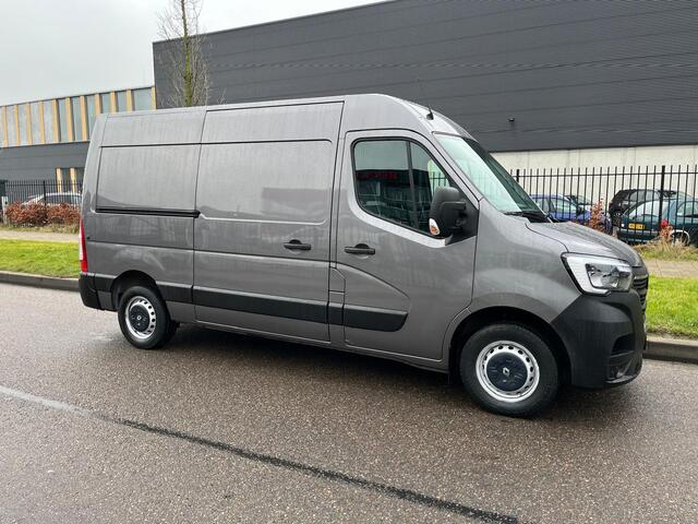 Renault MASTER 135.35 L2 H2 2.3 DCI, Airco, Nav, !!! 67.54 km !!!