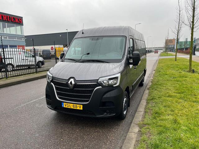 Renault MASTER 135.35 L2 H2 2.3 DCI, Airco, Nav, !!! 67.54 km !!!