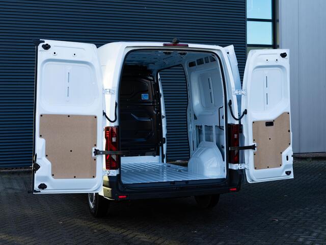 Renault MASTER T35 2.0 dCi 150 L2H2 Extra Led, navigatie, betimmering, achteruitrijcamera, cruise control, Lane assist, 2500kg trekgewicht