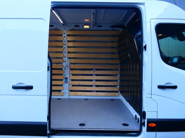 Renault MASTER T35 2.3 dCi 150 L3H2 Energy Work Edition - Betimmering lat-lat, trekhaak, allseasons, navi, camera
