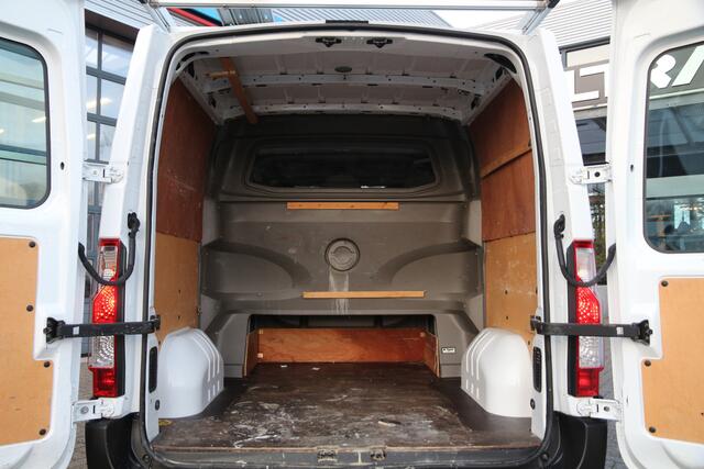 Renault MASTER 2.3 DCI 130 | DC | 2.5t trekgewicht | Navi | Cruise | Airco..