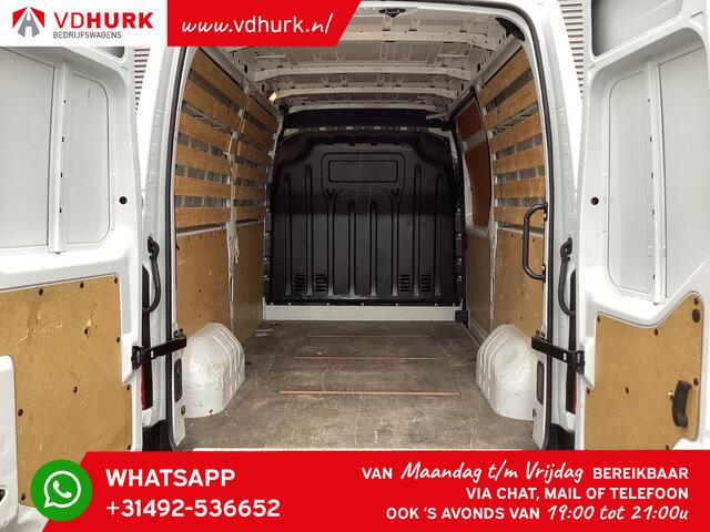Renault MASTER T35 2.3 dCi 135 pk L2H2 BPM VRIJ! NL auto/ 270Gr.Deuren/ 2.5t Trekverm./ Carplay/ Navi/ PDC/ Airco