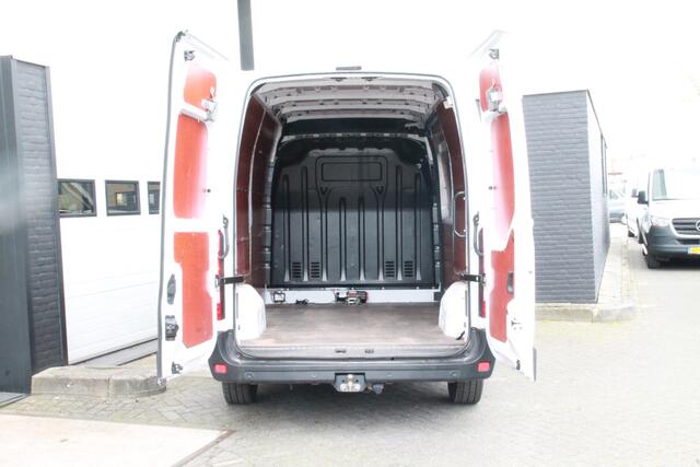 Renault MASTER 2.3 dCi 135PK L2H2 EURO 6 - Airco - Navi - Cruise - ¤ 14.900,- Excl.