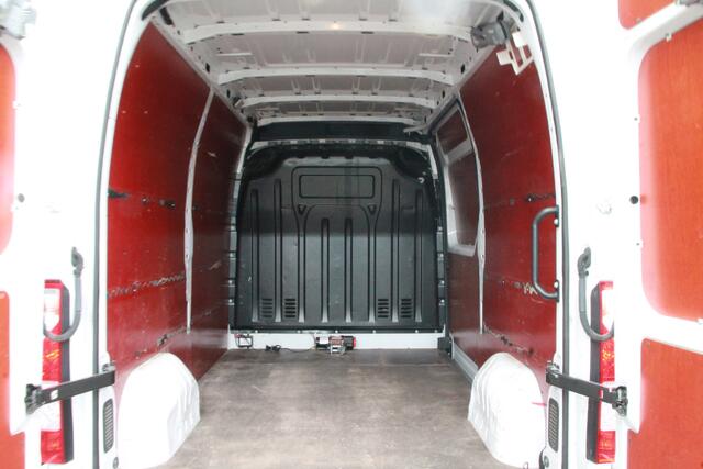Renault MASTER 2.3 dCi 135PK L2H2 EURO 6 - Airco - Navi - Cruise - ¤ 14.900,- Excl.