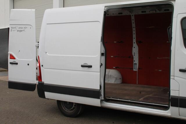 Renault MASTER 2.3 dCi 135PK L2H2 EURO 6 - Airco - Navi - Cruise - ¤ 14.900,- Excl.
