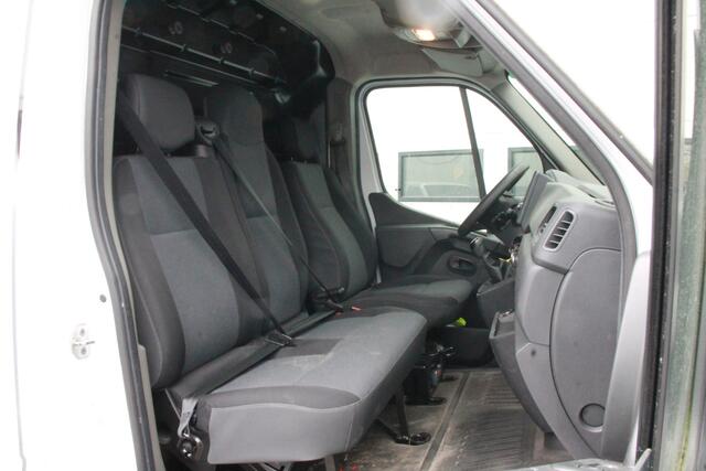 Renault MASTER 2.3 dCi 135PK L2H2 EURO 6 - Airco - Navi - Cruise - ¤ 14.900,- Excl.