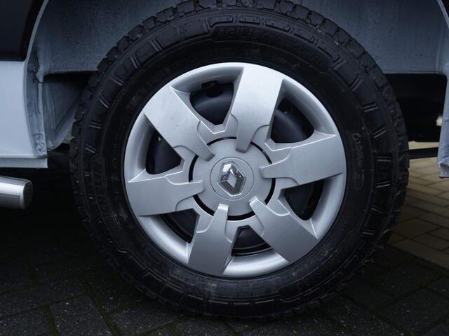 Renault MASTER T35 2.3 dCi 135 L2H2 Work Edition - All seasonbanden - Trekhaak - Imperiaal - Navigatie