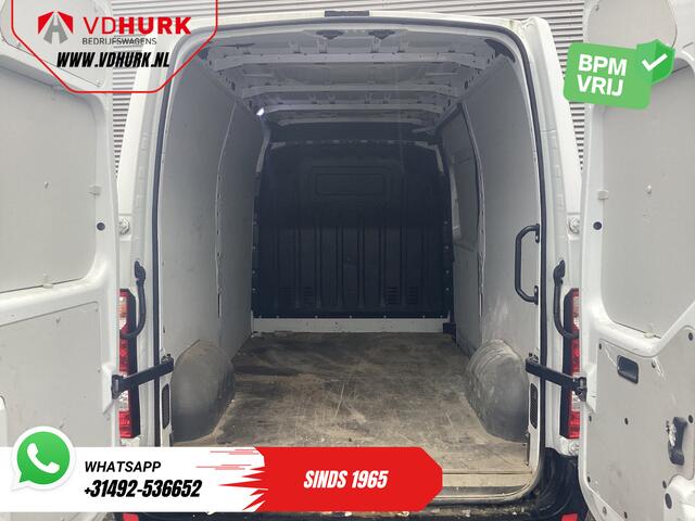 Renault MASTER 2.3 dCi 135 pk L2H2 TURBO DEFECT Stoelverw./ PDC/ Camera/ 2.5t Trekverm./ Dakdragers