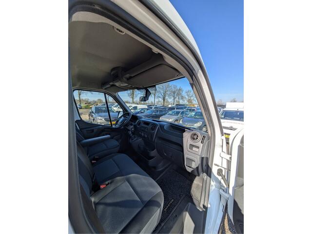 Renault MASTER T33 2.3 dCi L1H1 Imperiaal Trekhaak 3-Persoons A.Camera Airco Cruise Control Lat om lat betimmering Betonplex Vloer Bluetooth Sidebars 1e Eigenaar EURO 6 Y