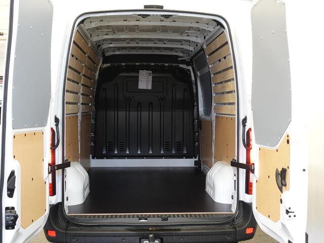 Renault MASTER T33 2.3 dCi 135 L2H2 BPM VRIJ ! Airco Cruise control Parkeersensoren Navigatie Trekhaak