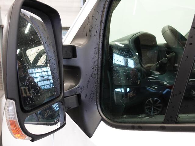 Renault MASTER T33 2.3 dCi 135 L2H2 BPM VRIJ ! Airco Cruise control Parkeersensoren Navigatie Trekhaak