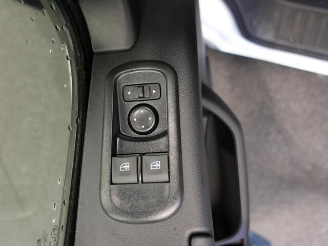 Renault MASTER T33 2.3 dCi 135 L2H2 BPM VRIJ ! Airco Cruise control Parkeersensoren Navigatie Trekhaak