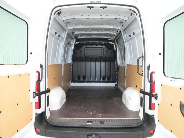 Renault MASTER T35 2.3 dCi 135 L2H2 Comfort Navigatie Trekhaak Airco Cruise Carplay Camera