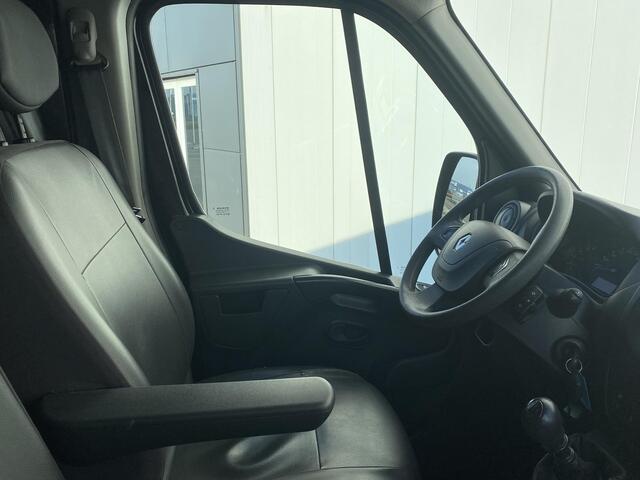 Renault MASTER T28 2.3 dCi L1H1 Energy | 2 x schuifdeur | Nette auto | 3-zits | Trekhaak | Cruise Control | Airconditioning | Houten laadruimte inrichting