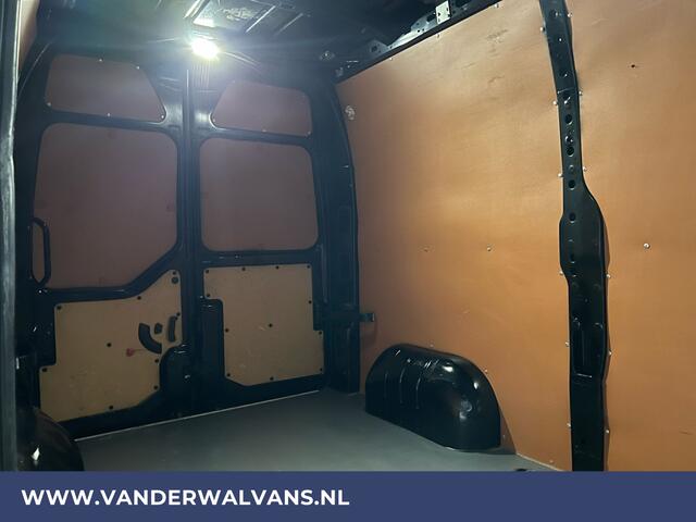 Renault MASTER 2.3 dCi 150pk L2H2 Euro6 Airco | Imperiaal | LED | Navigatie | Camera | 2500kg Trekhaak Cruisecontrol, Parkeersensoren, Bijrijdersbank