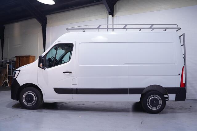 Renault MASTER 2.3 dCi 135 pk L2H2 Navi, Trekhaak Imperiaal met trap, Cruise control, Apple Carplay, 3-Zits