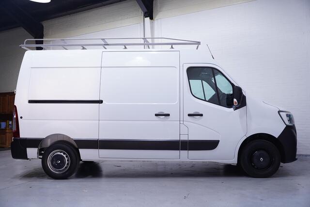 Renault MASTER 2.3 dCi 135 pk L2H2 Navi, Trekhaak Imperiaal met trap, Cruise control, Apple Carplay, 3-Zits