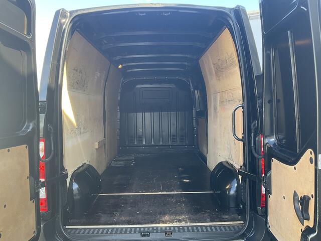 Renault MASTER 3-Pers 2.3 dCi 150pk L3H2 Energy Euro6 Nav/Cam Trekhaak Lang Hoog T35