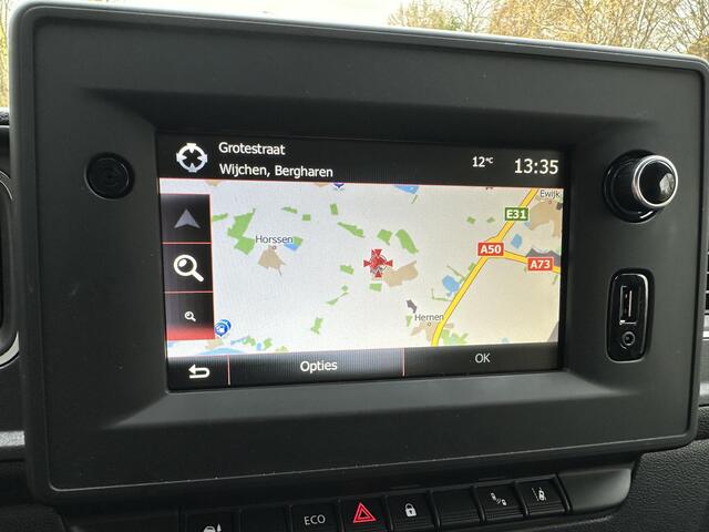 Renault MASTER T35 2.3 dCi 135 L2H2 Work Edition | Navigatie | Achteruitrijcamera | Trekhaak |