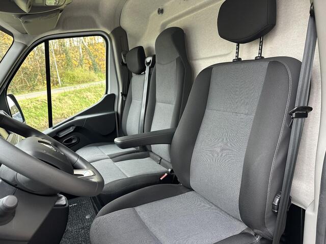 Renault MASTER T35 2.3 dCi 135 L2H2 Work Edition | Navigatie | Achteruitrijcamera | Trekhaak |