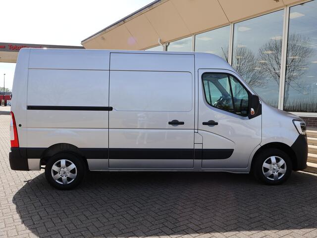 Renault MASTER T35 2.3 dCi 135 PK L2H2 3-ZITS WORK EDITION + TREKHAAK 2500 KG | APPLE CARPLAY | CAMERA