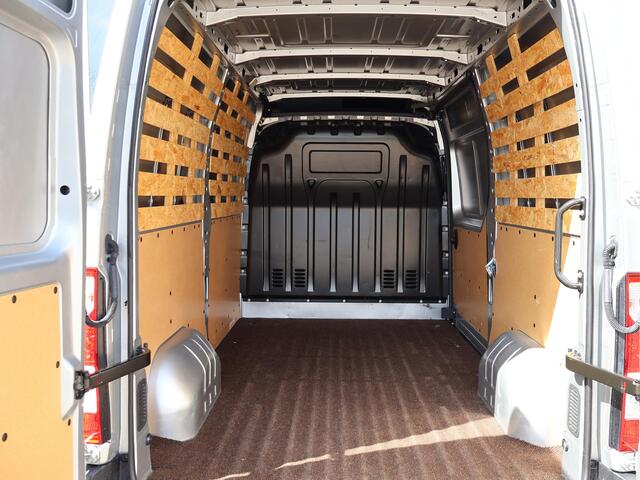 Renault MASTER T35 2.3 dCi 135 PK L2H2 3-ZITS WORK EDITION + TREKHAAK 2500 KG | APPLE CARPLAY | CAMERA