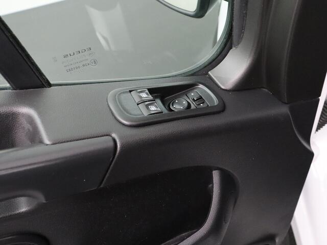 Renault MASTER 2.3DCi 165PK L3H2 Dubbellucht | 3500Kg Trekhaak | Airco | Cruise | 3-Persoons