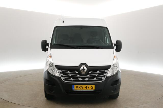 Renault MASTER T33 2.3 dCi L2H2 146PK Airco Camera Cruise Navi 3 Persoons Parkeersensoren Elektrpakket Trekhaak