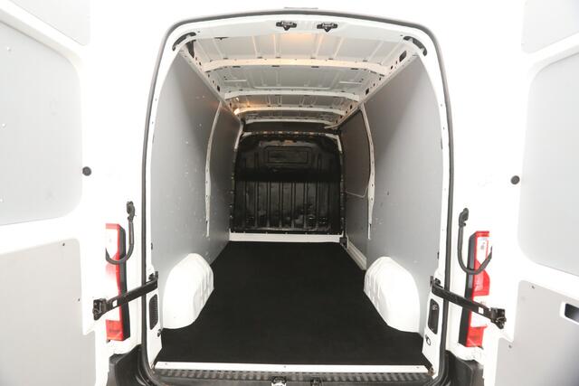 Renault MASTER T33 2.3 dCi L2H2 146PK Airco Camera Cruise Navi 3 Persoons Parkeersensoren Elektrpakket Trekhaak